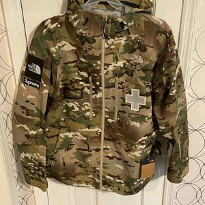 The north face supreme military jacket xl brand new with tags